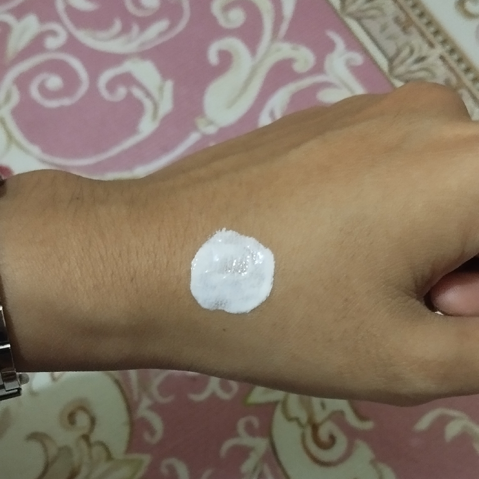 UV Fresh Look Acne Care SPF35  imgfdn-5bb869ec-cc75-46e3-8558-a0dfb507c768