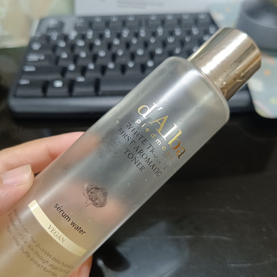 White Truffle First Aromatic Toner imgfdn-1319dfbc-3103-4be4-aee3-06311bad21f4