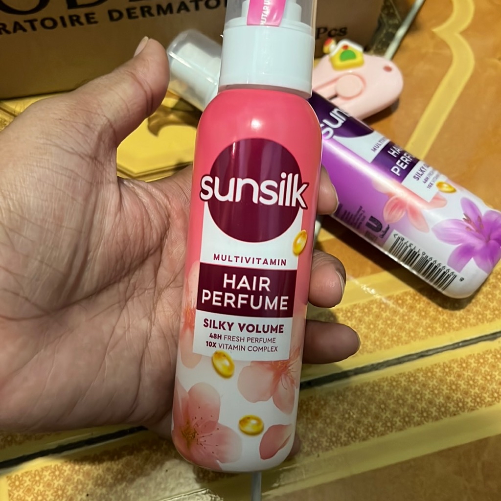 Silky Volume Multivitamin Hair Perfume imgfdn-fb1b5578-3000-456c-90ca-c22a0ca3d85b