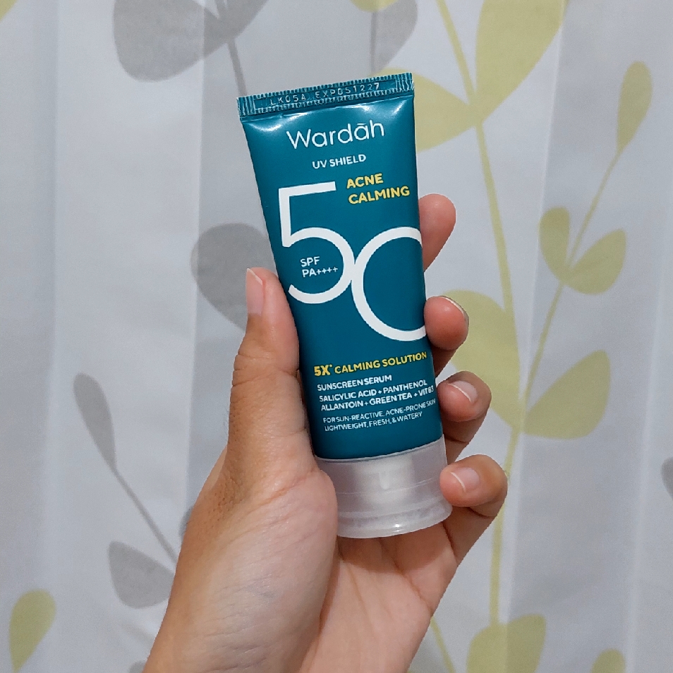 UV Shield Acne Calming Sunscreen Serum SPF 50 PA++++ imgfdn-65dc2a2c-d0cb-4cd0-985a-e5b6e65817cc