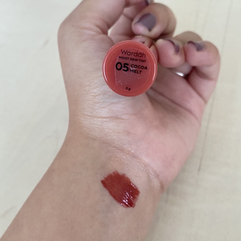 Moist Dew Tint - 05 Cocoa Melt imgfdn-7103ab62-9fa5-4e59-8ee1-aa9b0e10037a