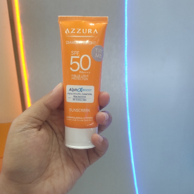 Diamond Bright Sunscreen SPF 50 PA ++++ imgfdn-2e82efa9-7be4-4a0b-a579-752e718f5dc9
