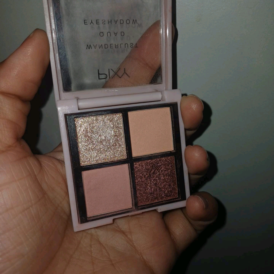 Wanderlust Quad Eyeshadow - 03 Rosy Fields imgfdn-cbbb66ae-817d-4ed6-a5f1-d77ba931c1b8