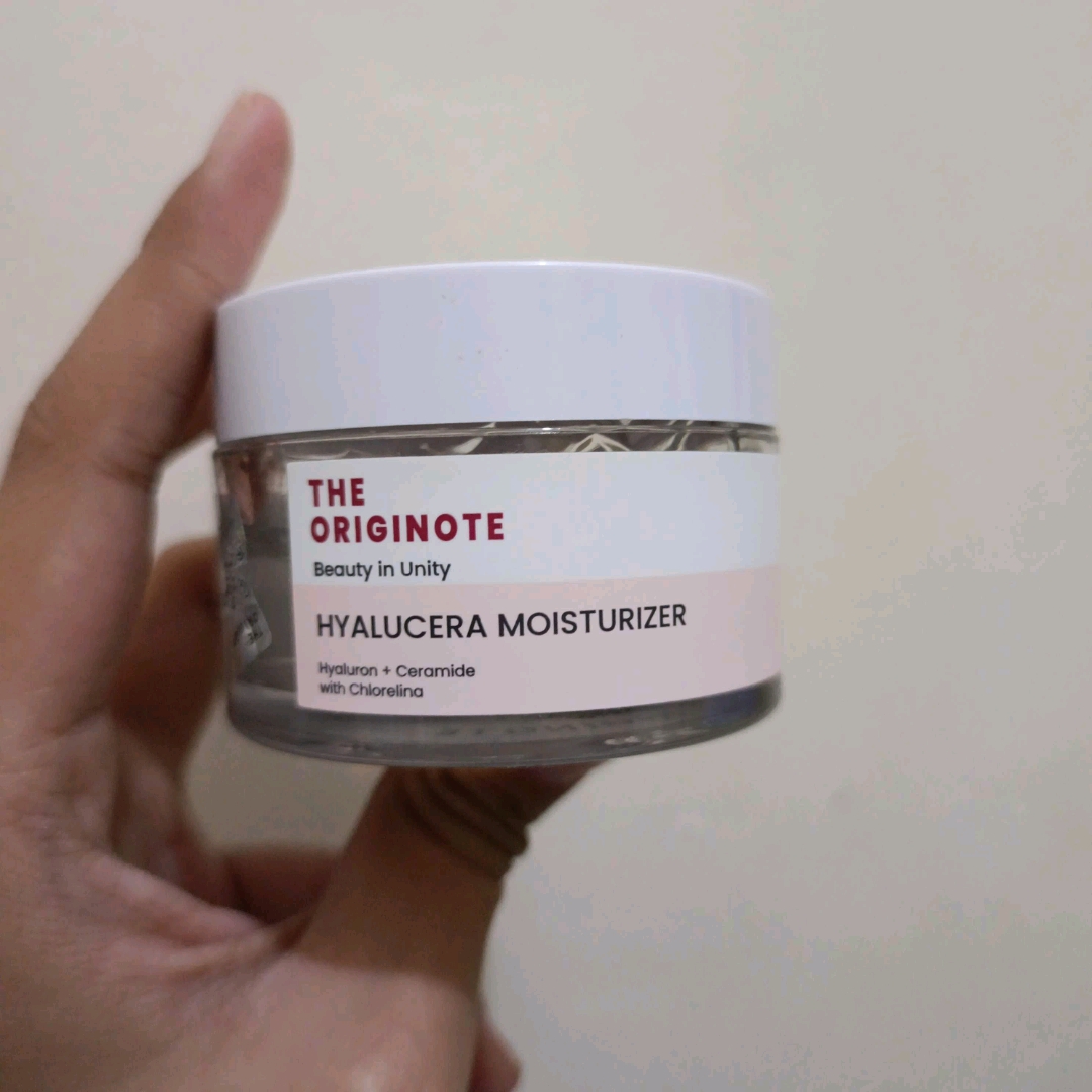 Hyalucera Moisturizer imgfdn-14d8f43b-918a-4121-a8e9-71e49162d600