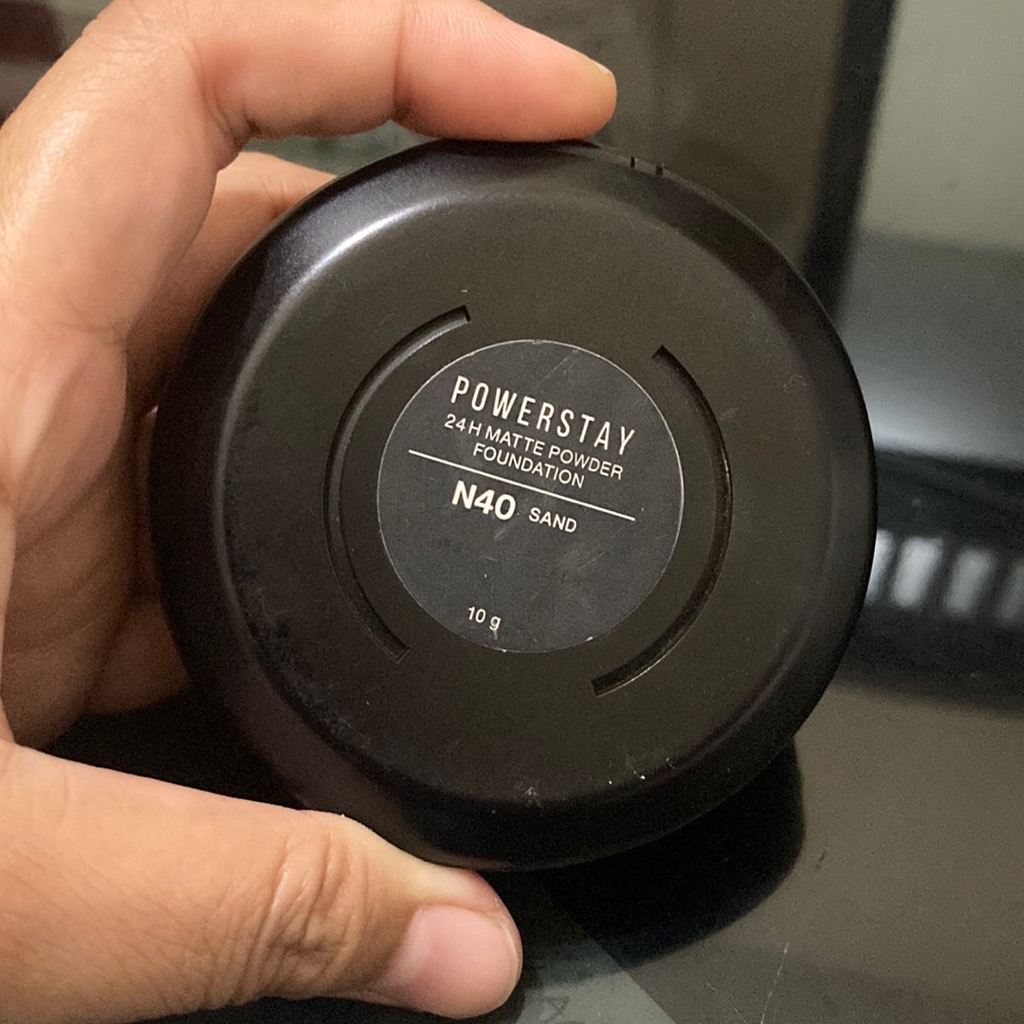 Powerstay 24H Matte Powder Foundation - N40 Sand - Reformulation in October 2023 imgfdn-3ef610ed-0fae-4bf3-9e4d-ecf3a11824b1