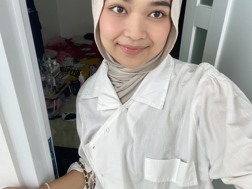 Lily Makes Luminous Glow Tint - 03 - Figgy Plump imgfdn-c95e82be-ac8d-4f3b-af1c-41c20571b16b