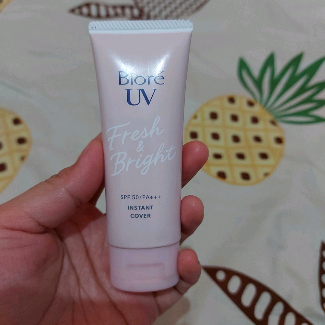 UV Fresh & Bright Instant Cover imgfdn-f2b703b1-0d94-4c11-ad73-bd63ab47353e
