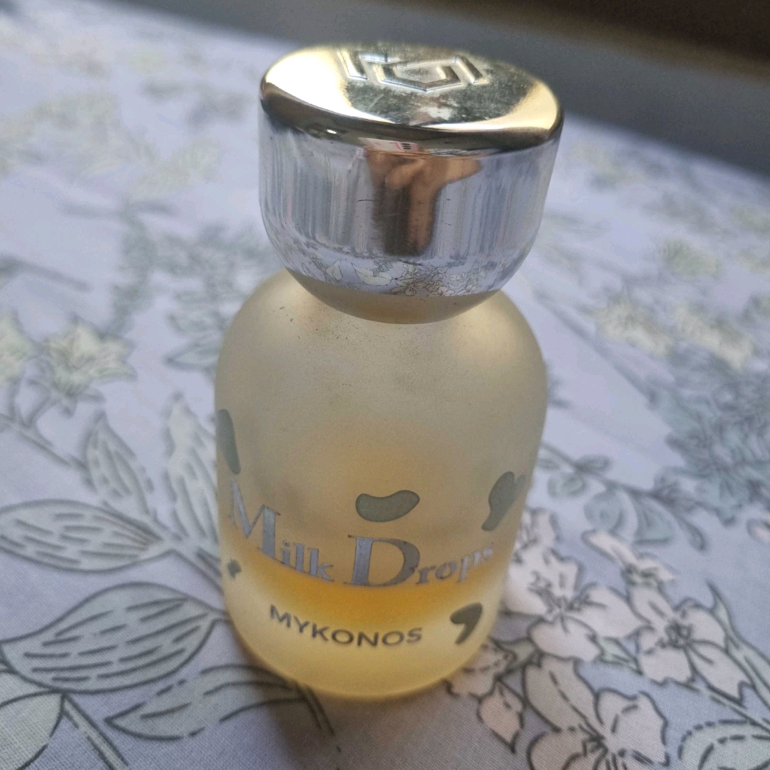 Milk Drops Extrait De Parfum imgfdn-0f94656a-5877-4c72-8097-241af1183ac6
