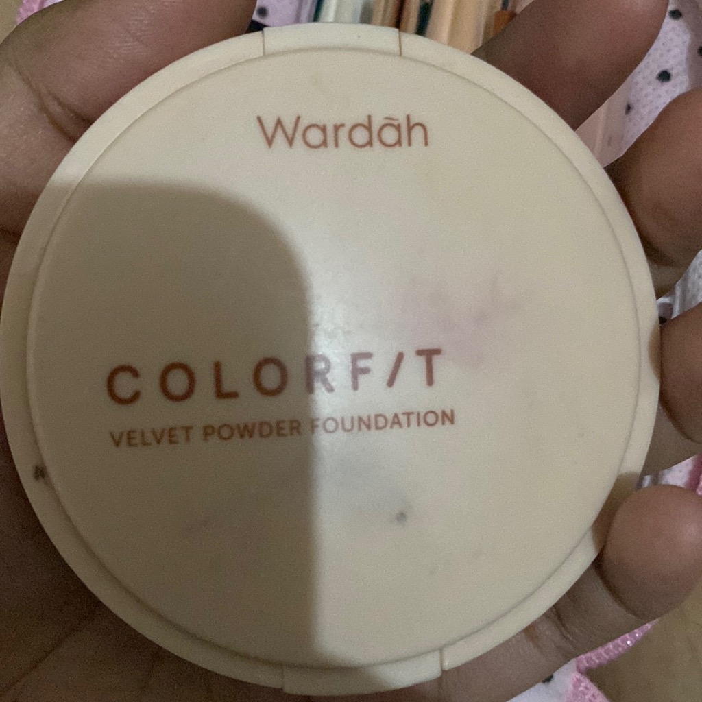 Colorfit Velvet Powder Foundation - 42N Neutral Sand imgfdn-63b9c89d-2996-4580-ba9d-bab06f82a7b4