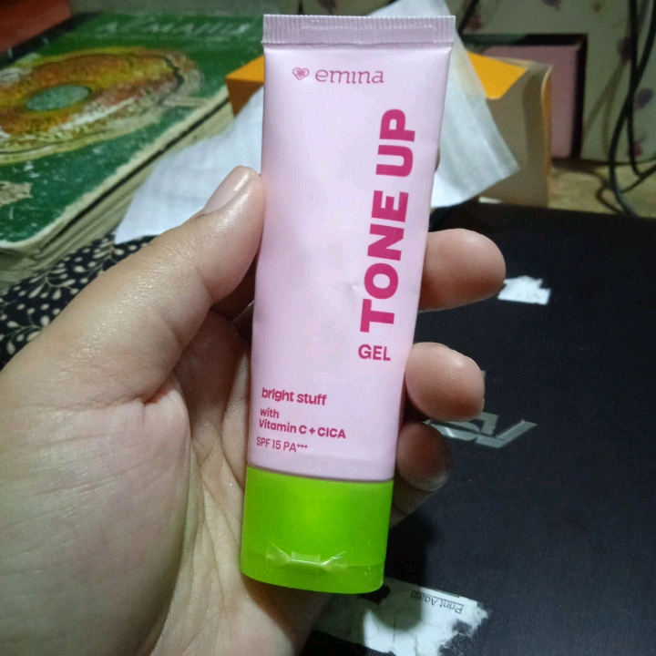 Tone Up Cream Gel imgfdn-d787ace7-cf55-40ce-a6a7-42fe6e12dabc