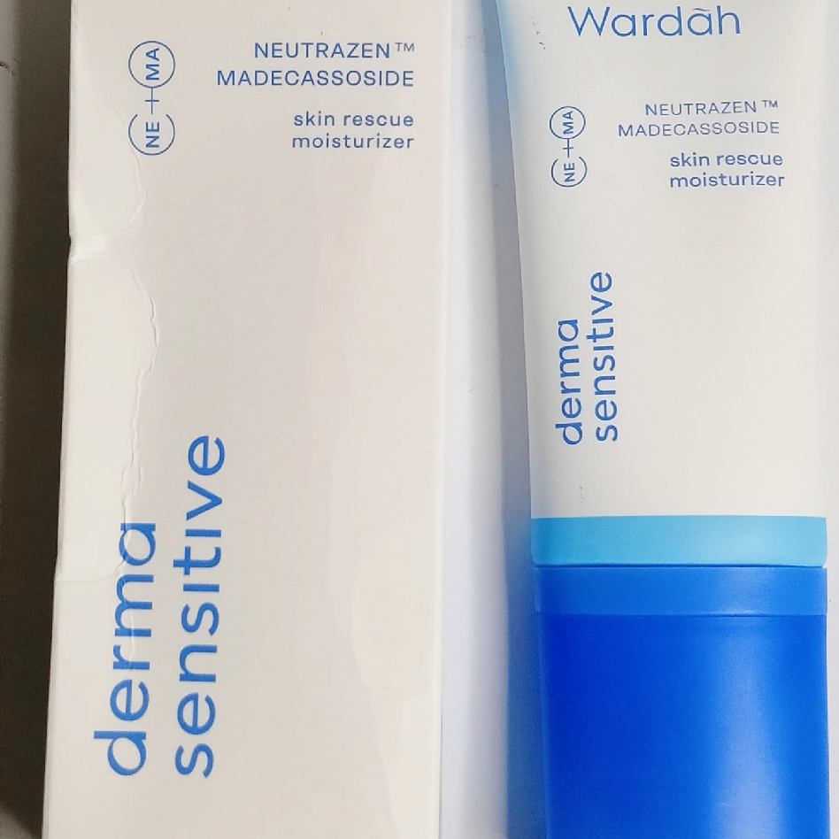 Derma Sensitive Skin Rescue Moisturizer imgfdn-653e2f81-5a45-4e80-b5d3-1178e7319344