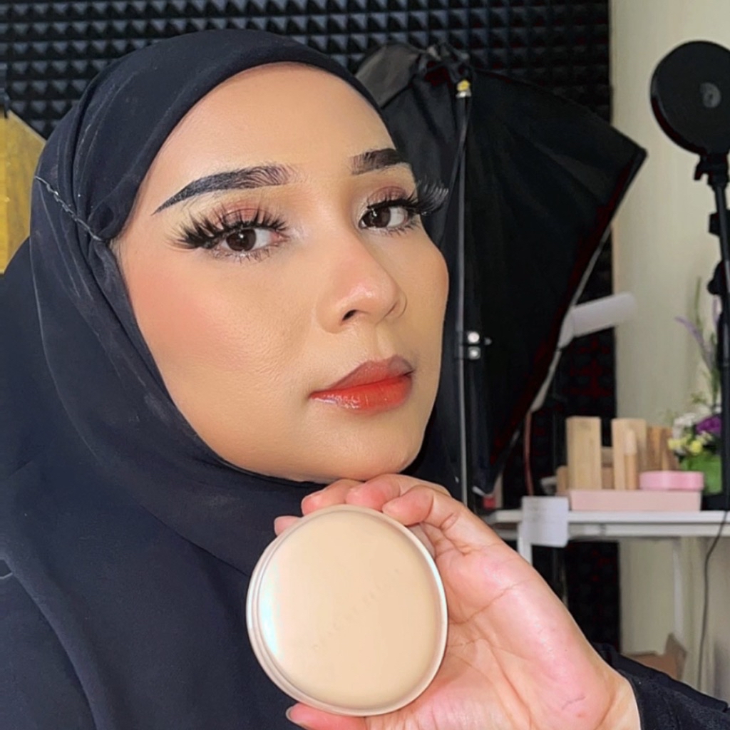 Airy Poreless Powder Foundation - N02 Nude Beige imgfdn-7633f79b-49c5-46bc-b76f-5ee843957c12