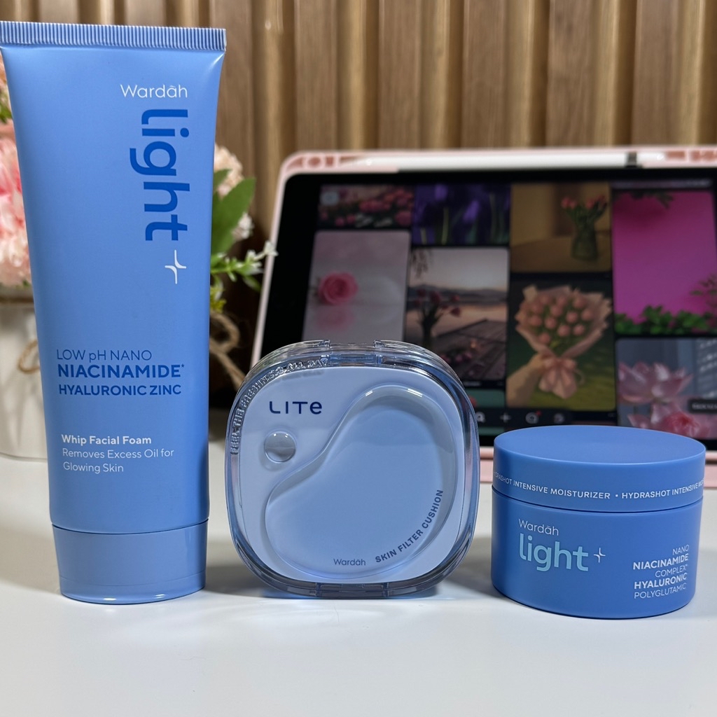 Light+ by Wardah Glowshot Day Moisturizer imgfdn-ac28ca0c-aae8-4500-8481-868a68939156