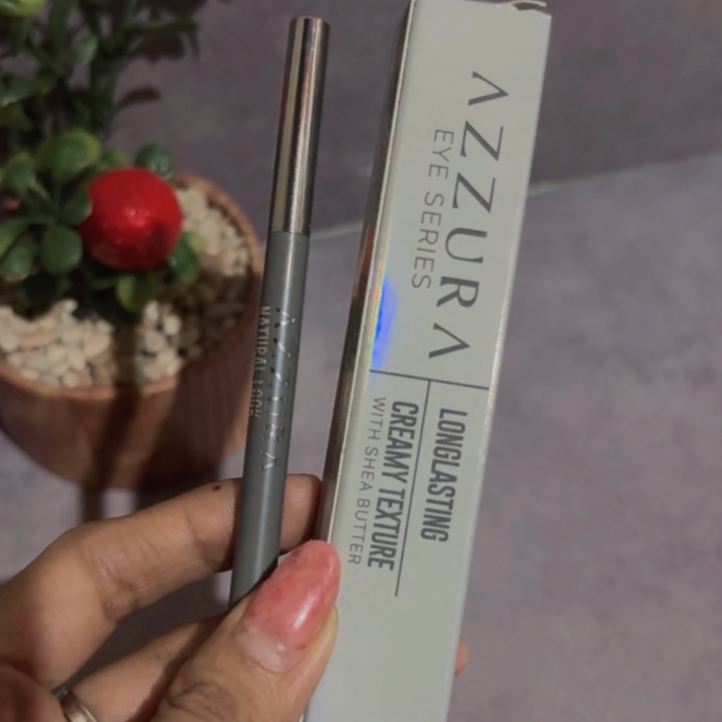 Natural Look Eyebrow Matic - Medium Brown imgfdn-037bab83-559a-4f13-8762-773f3d1b51e4