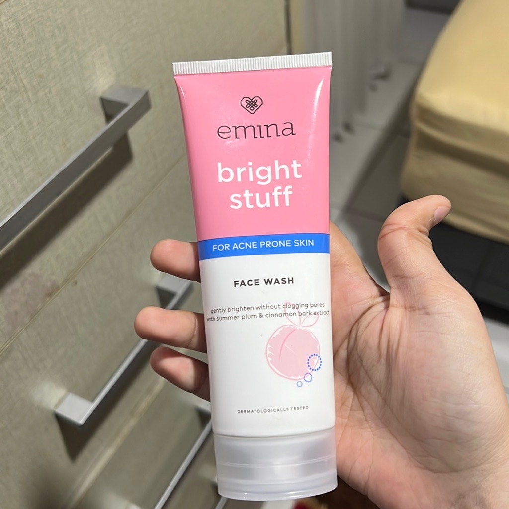 Bright Stuff Face Wash For Acne Prone Skin imgfdn-88dcdcee-dd2f-4e70-877c-2778f97601ea