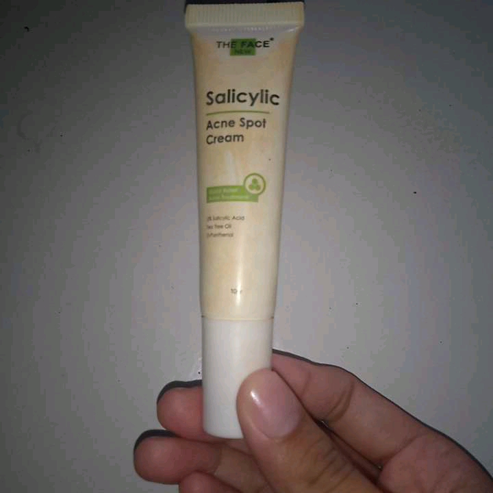 Salicylic Acne Spot Cream imgfdn-61c0edb9-5e7b-4777-aa31-c417bc3a54c1