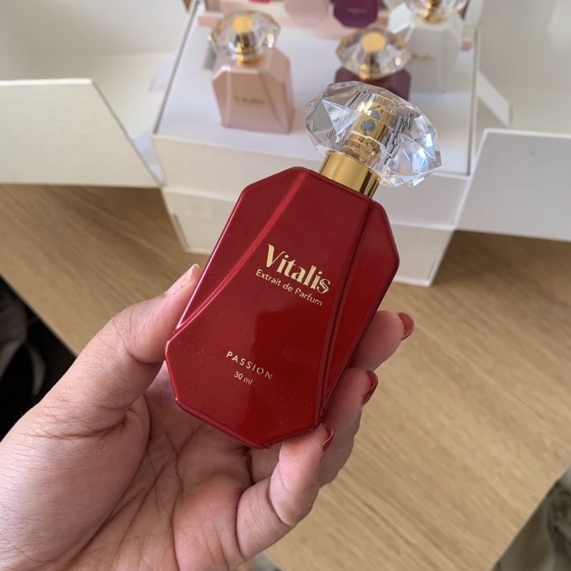 Extrait De Parfum - Passion imgfdn-38697c78-de74-4625-b7d8-153f06124ee1