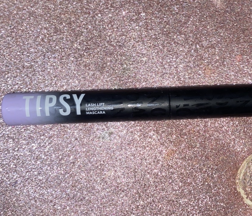 Tipsy Lash Lift Lengthening Mascara imgfdn-508f580f-f5c7-43e9-8e82-ec2b99453d1d