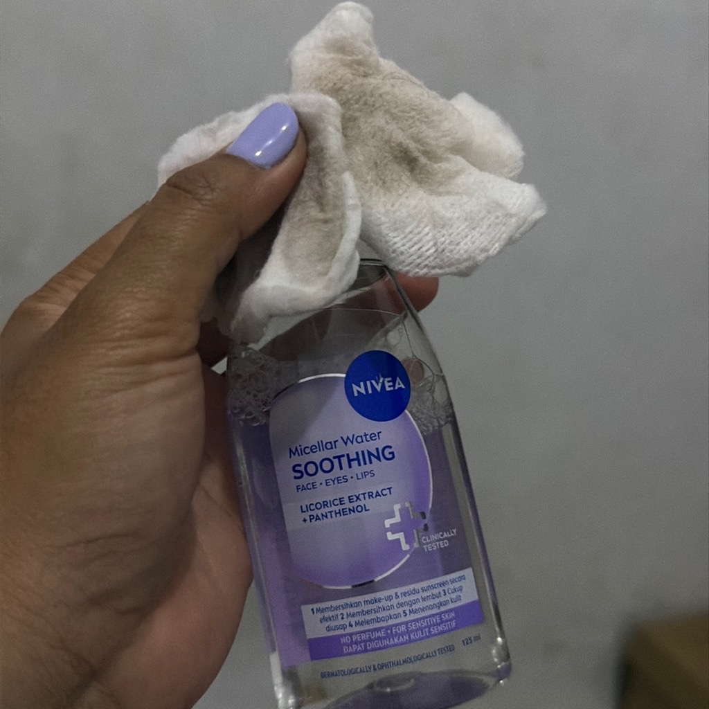 Soothing Cleansing Oil Face & Eyes With Natural Grape Seed Oil - Sensitive Skin imgfdn-159a4418-6326-40ab-9ce7-7e1f57d74ff9