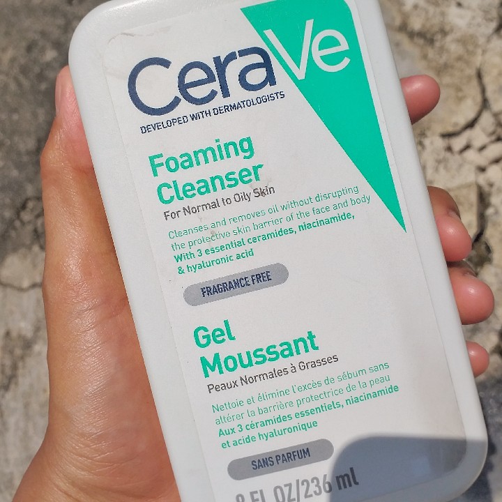 Foaming Facial Cleanser imgfdn-7ea1ee9b-b064-4a20-9325-593baa496037