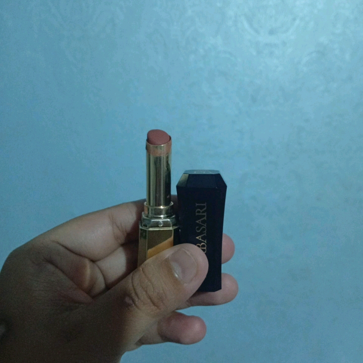 Lipstick Color Matte - 81 Diamond imgfdn-857385f4-8d86-4925-bd1d-7cff2d2dac0d