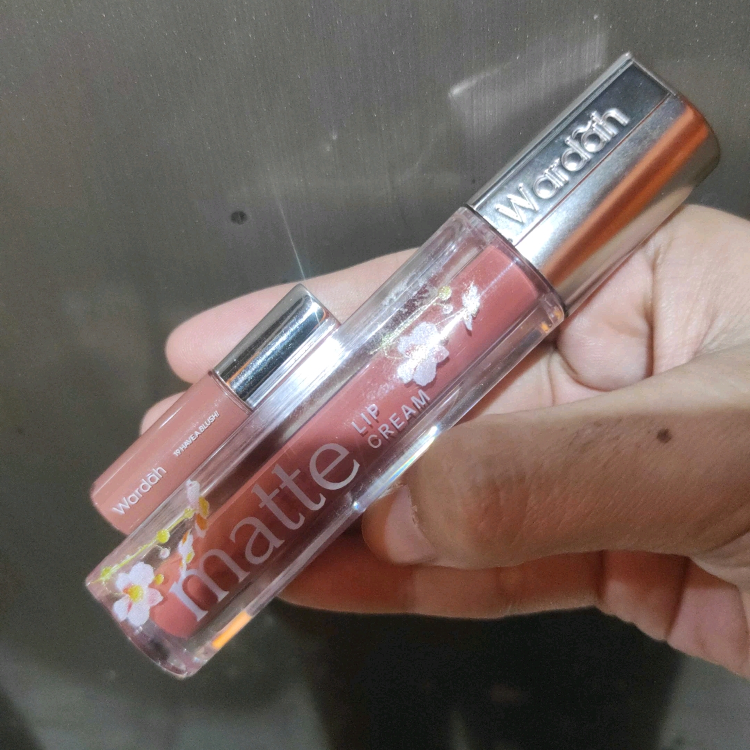 Exclusive Matte Lip Cream - 03 See You Latte imgfdn-cda62bbd-6d49-4342-9270-2a8cd0444905