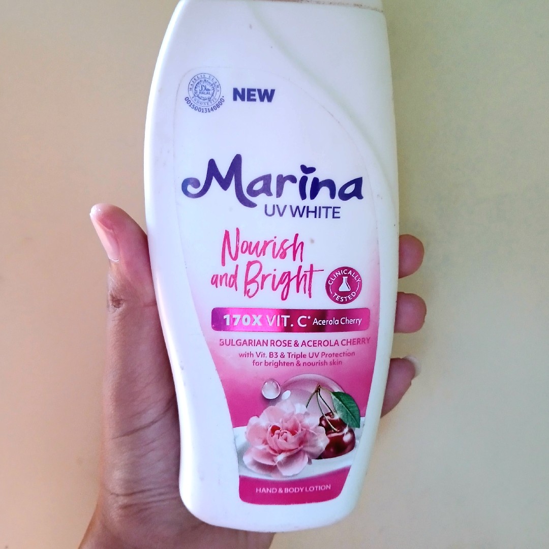 UV White Nourish & Bright Lotion - Reformulation in October 2022 imgfdn-fe28371a-863b-4102-a883-98404b5d0d42