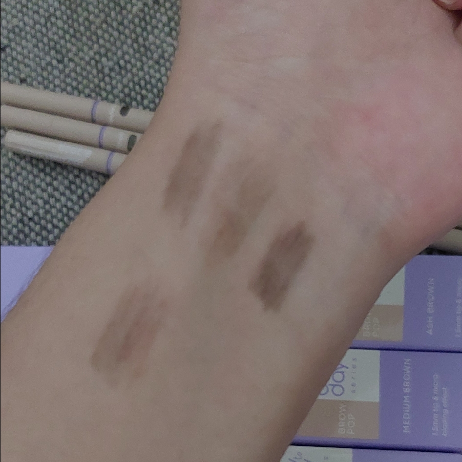 Day to Day Series Brow Pop - Dark Ash imgfdn-17686801-dc39-4d53-a87a-ffcc04ecae23