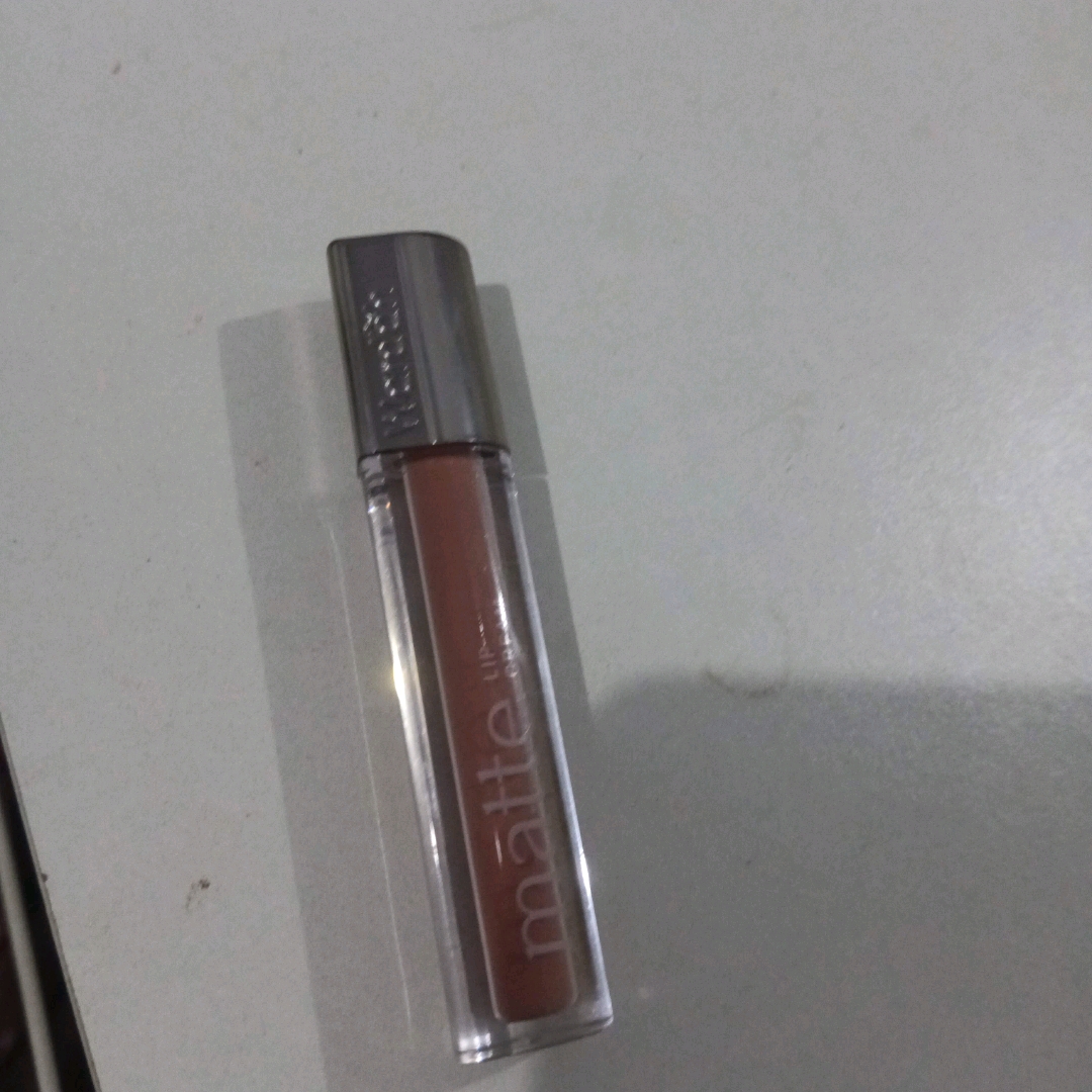 Exclusive Matte Lip Cream - 27 Beehave imgfdn-bf38e01d-d08a-4e75-a15c-9639ab221f15