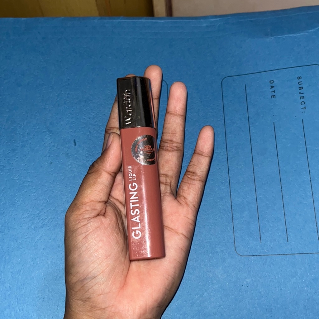Glasting Liquid Lip - 04 Rosewood Radiance imgfdn-e86f13b4-736b-4997-a69f-92e07f9d3f74