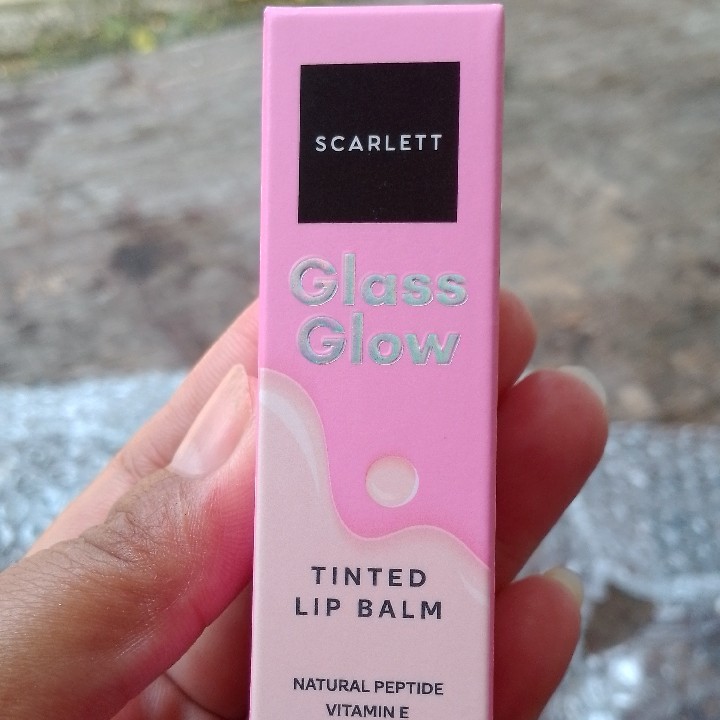 Glass Glow Tinted Lip Balm - Pink Punch imgfdn-65605bb0-a454-48dc-9154-65955fbff259