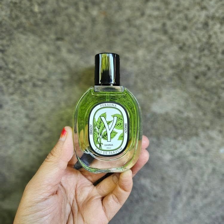 Persona Eau De Parfum - Gamma  imgfdn-b7406ba5-57b7-46a9-bbf4-54adbbd644e8