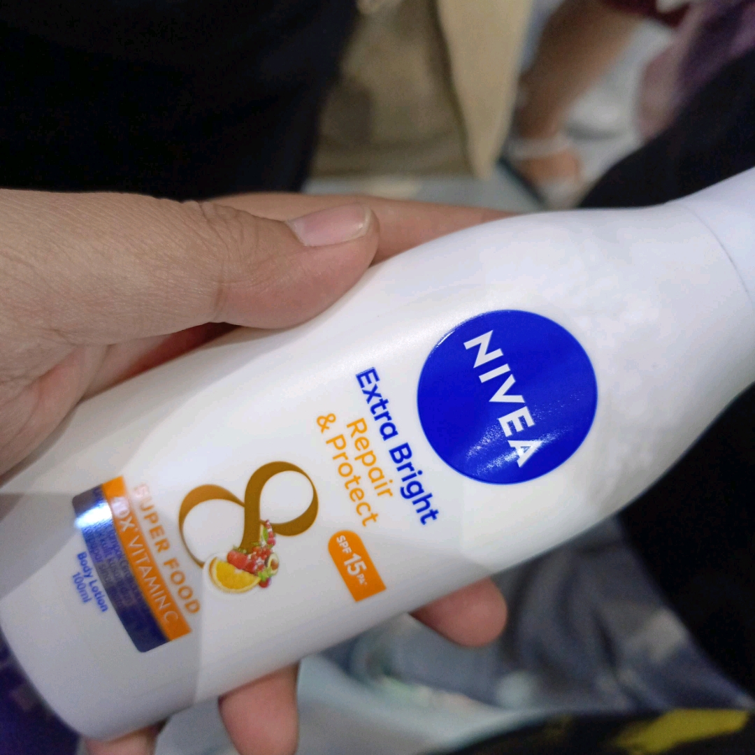 Extra Bright Repair & Protect Body Serum SPF50 PA+++ imgfdn-f0025efe-3ac7-4419-aa3b-d6461cc72756