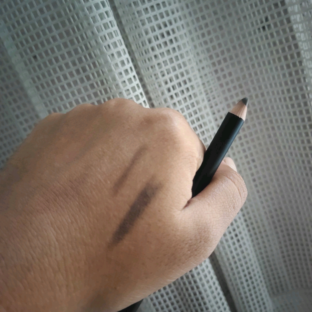 Urban Eyebrow Pencil - 02 Dark Brown imgfdn-2f5f221d-c60d-45e9-9cad-51df63fe3569