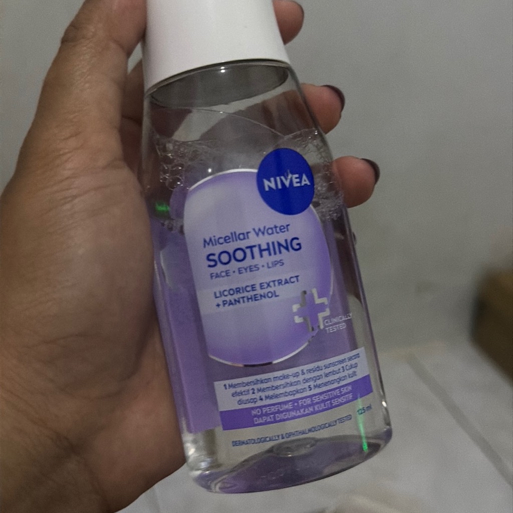 Soothing Cleansing Oil Face & Eyes With Natural Grape Seed Oil - Sensitive Skin imgfdn-86814d25-777a-47f5-8452-54cf51ed9eb1
