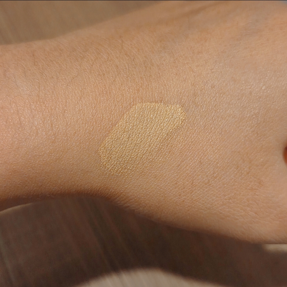 The Realest Lightweight Essence Cushion - Honey imgfdn-df46faed-65b4-4877-8c55-f15355f531ea