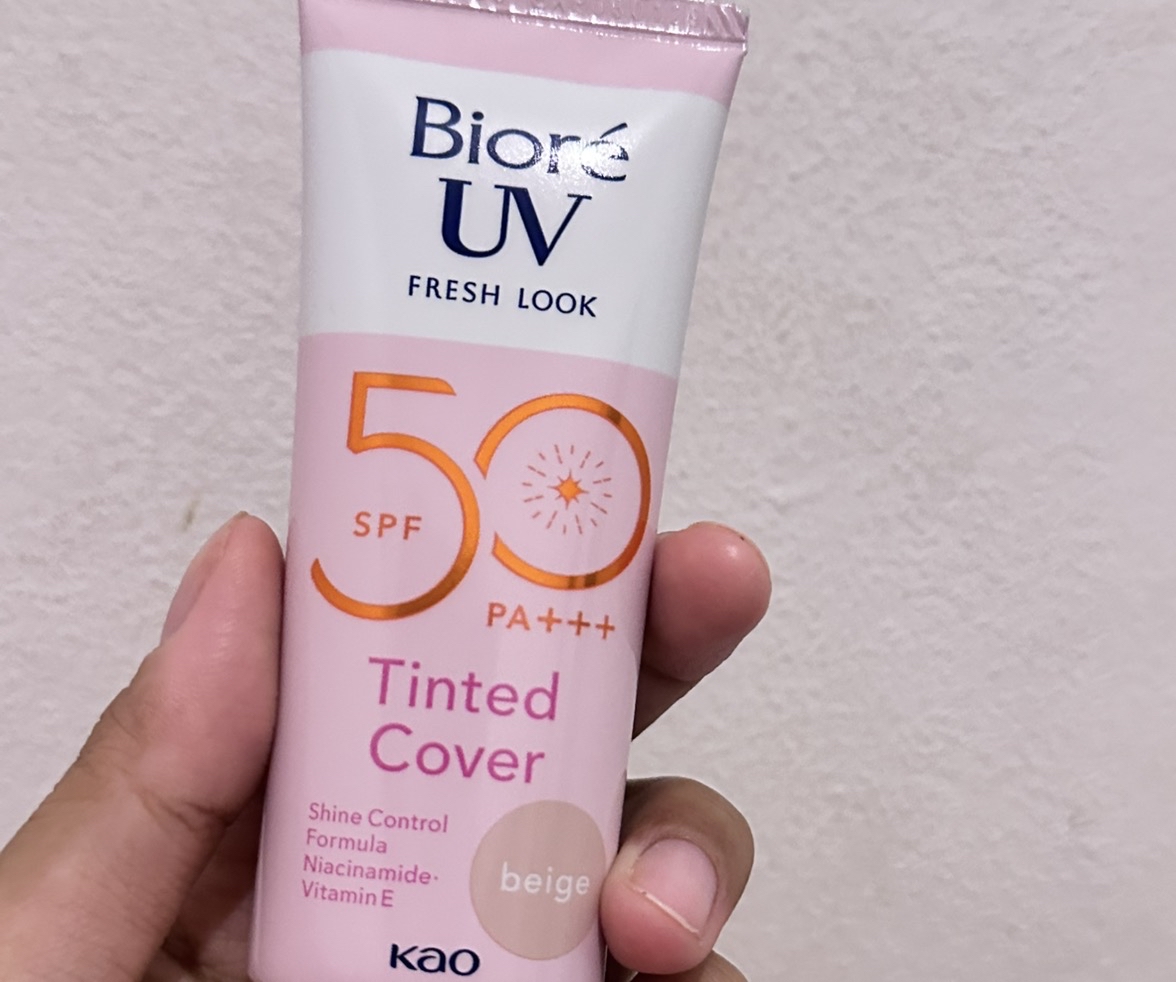 UV Fresh Look Tinted C SPF50 - Beige imgfdn-dd2b957d-8f69-4b33-8ae5-080331a472af