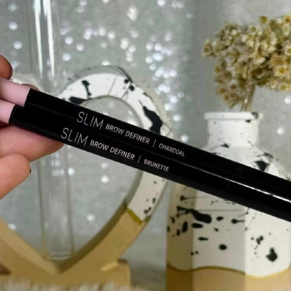 Slim Brow Definer - Charcoal imgfdn-dce59790-0794-4f69-aa31-df768b8142d3