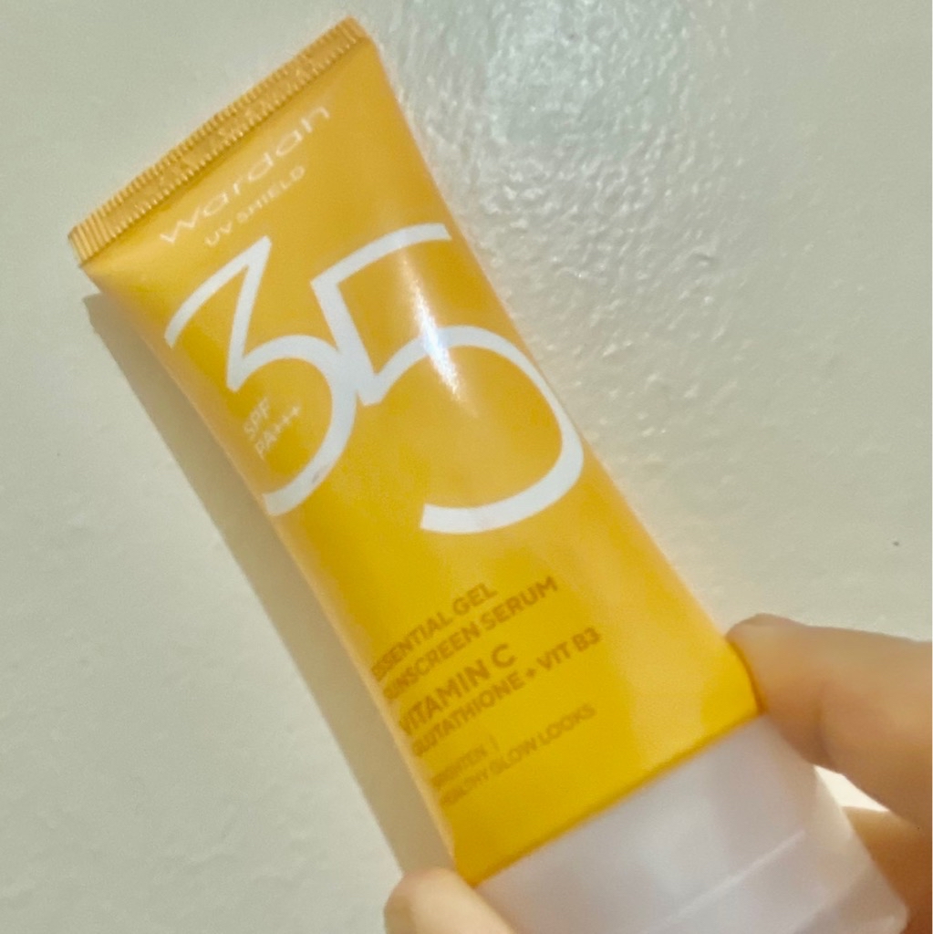 UV Shield Essential Sunscreen Gel SPF 35 PA +++ - New Formula and Look in 2025 imgfdn-39f0bc5b-0d74-4365-a476-27cfb8d24307