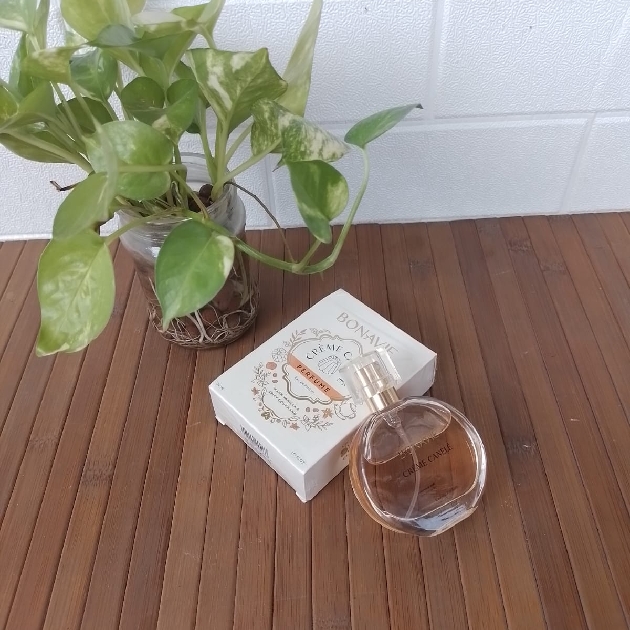 Eau De Parfum - Creme Cenele imgfdn-5bfc76a6-07e5-4aaf-88d9-d8728a22de04