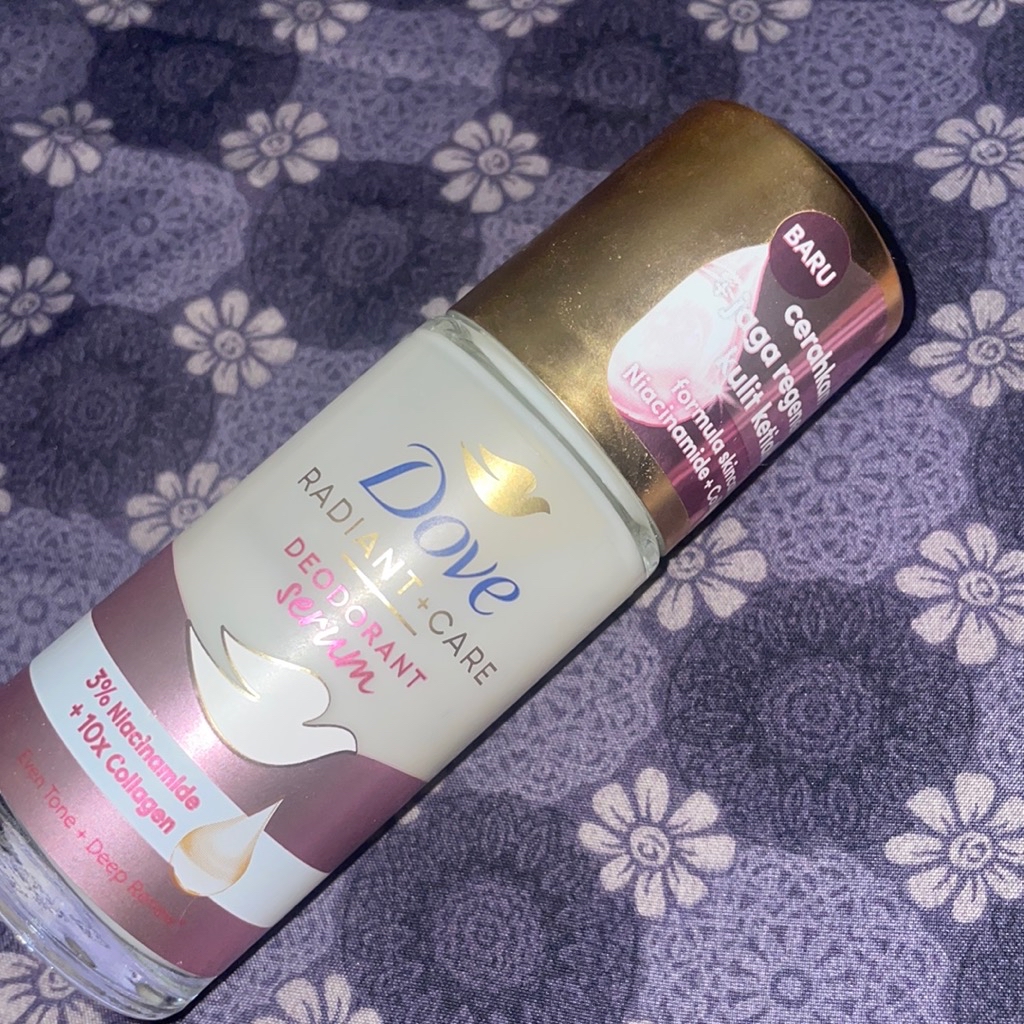 Radiant+Care Deodorant Serum Roll On  - 3% Niacinamide + 10x Omega 6 imgfdn-81665fa3-4525-4a0d-996c-3e94b93c9a9d