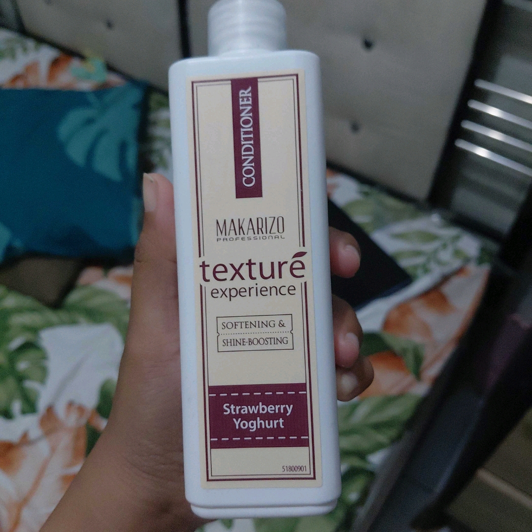Texture Experience Conditioner Strawberry Yoghurt - Softening & Shine-Boosting imgfdn-cebdf81c-025a-4d7b-8d0f-10aa1ee42977