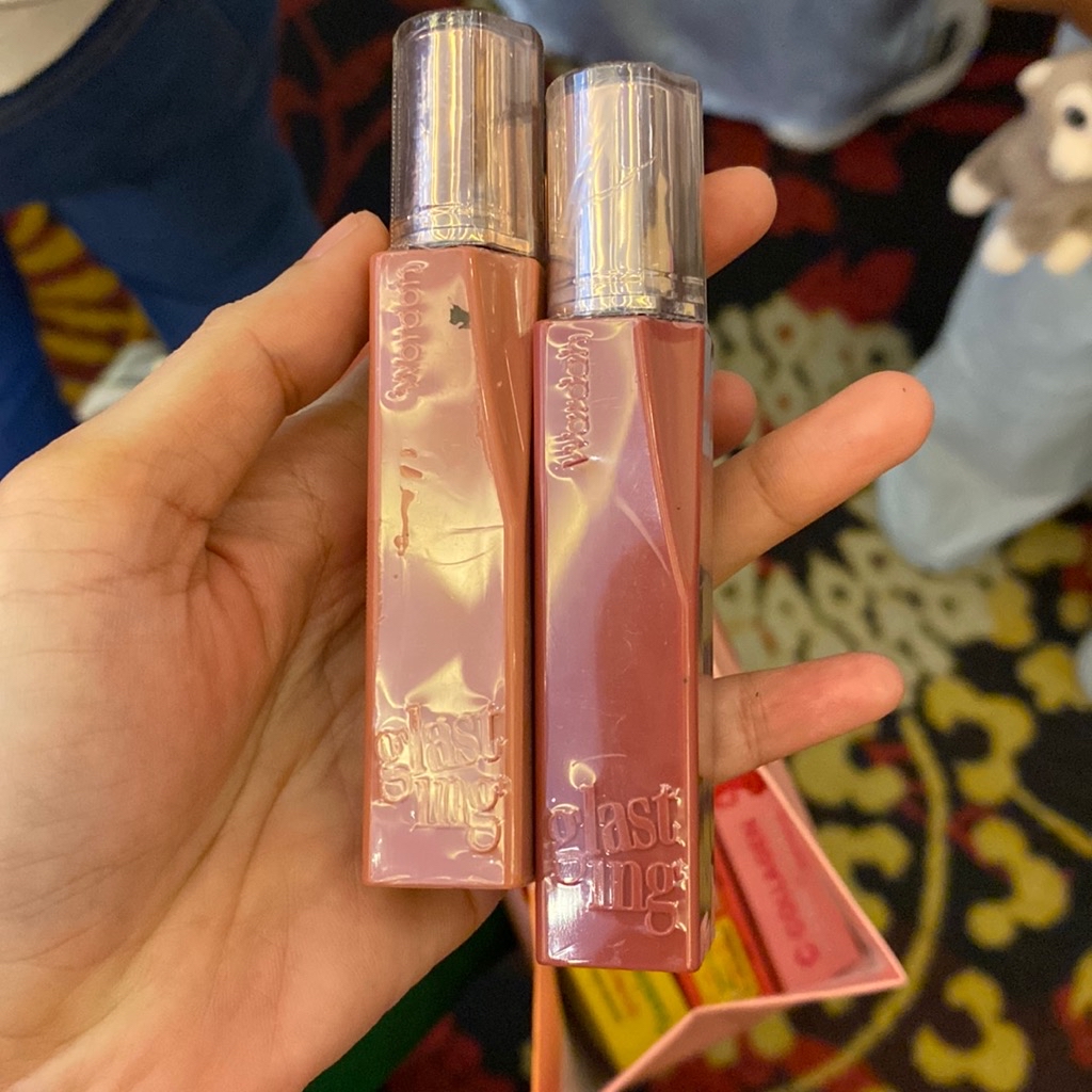 Glasting Liquid Lip - 06 Ruby Sparks imgfdn-07d3b56f-5d33-4ca8-a4e1-0c37fafcf408