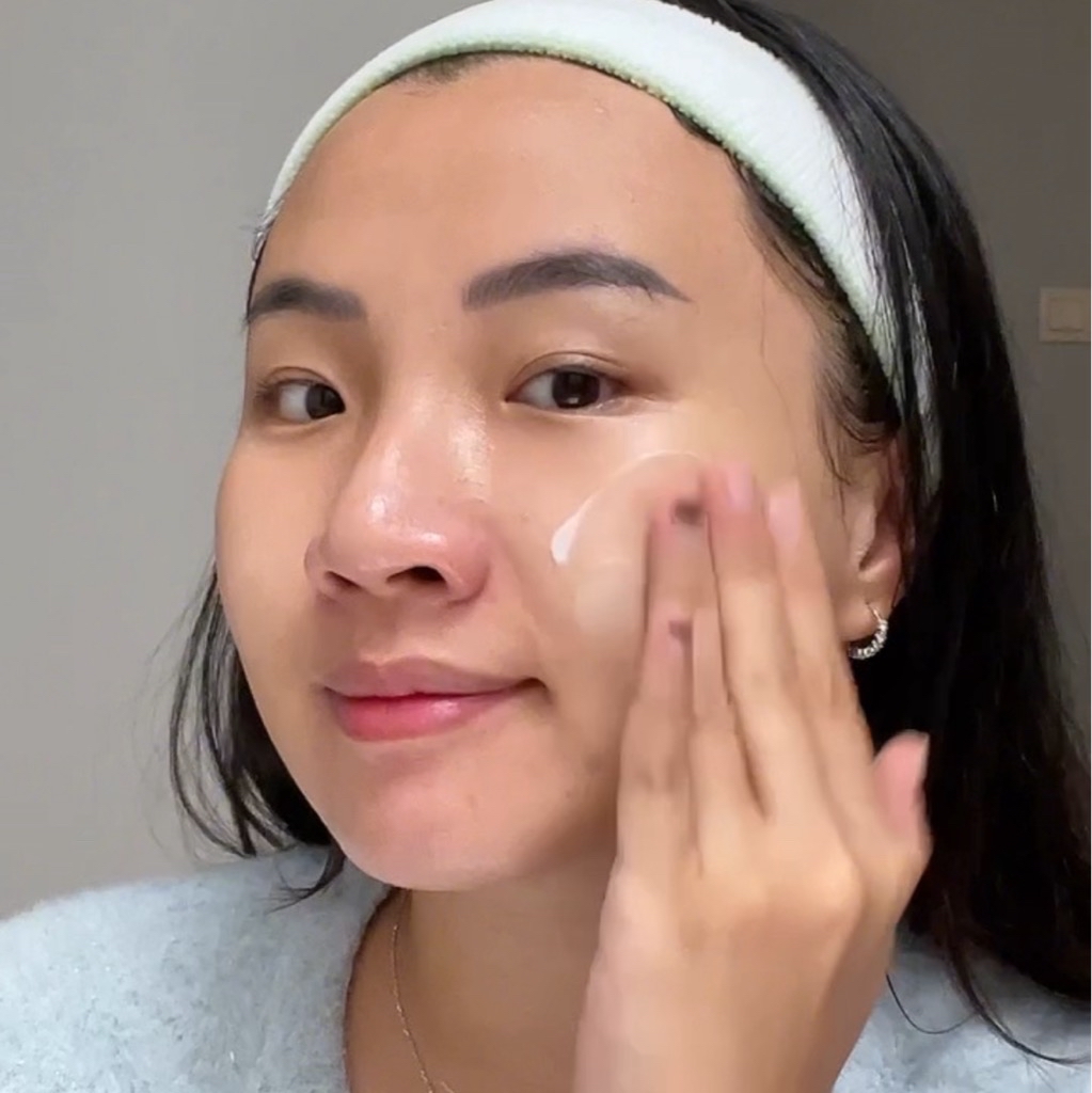 Light+ by Wardah Glowshot Day Moisturizer imgfdn-69918ab4-677f-416a-b223-9e4b714cd4d3