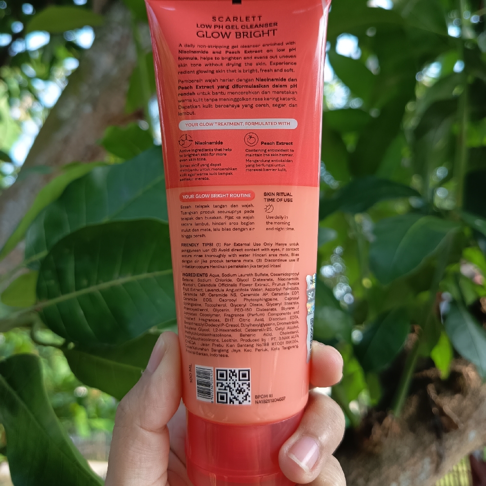 Low pH Glow Bright Gel Cleanser imgfdn-396be58d-7e83-4385-879e-978fbb6567bd