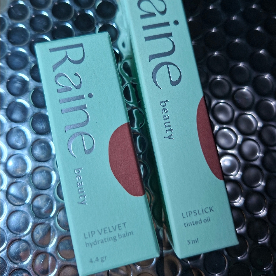 Lip Velvet Hydrating Balm - Coming Home imgfdn-e93b1f51-f839-4dd4-9aca-2626ded893b1