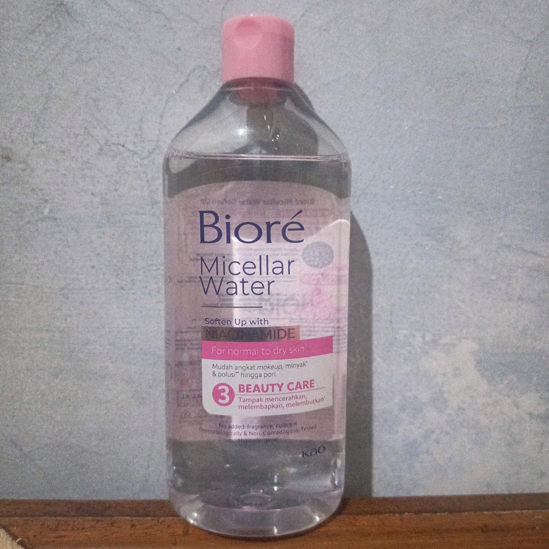 Micellar Water Soften Up imgfdn-e433f9ff-1c66-43ae-8b98-6ff30eab3f66