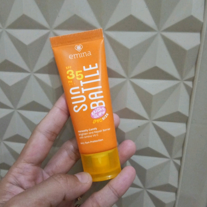 Sun Battle Bright Glow SPF 35 PA+++ imgfdn-0a9eb4d3-140d-48dc-bff4-dbf408b516a5