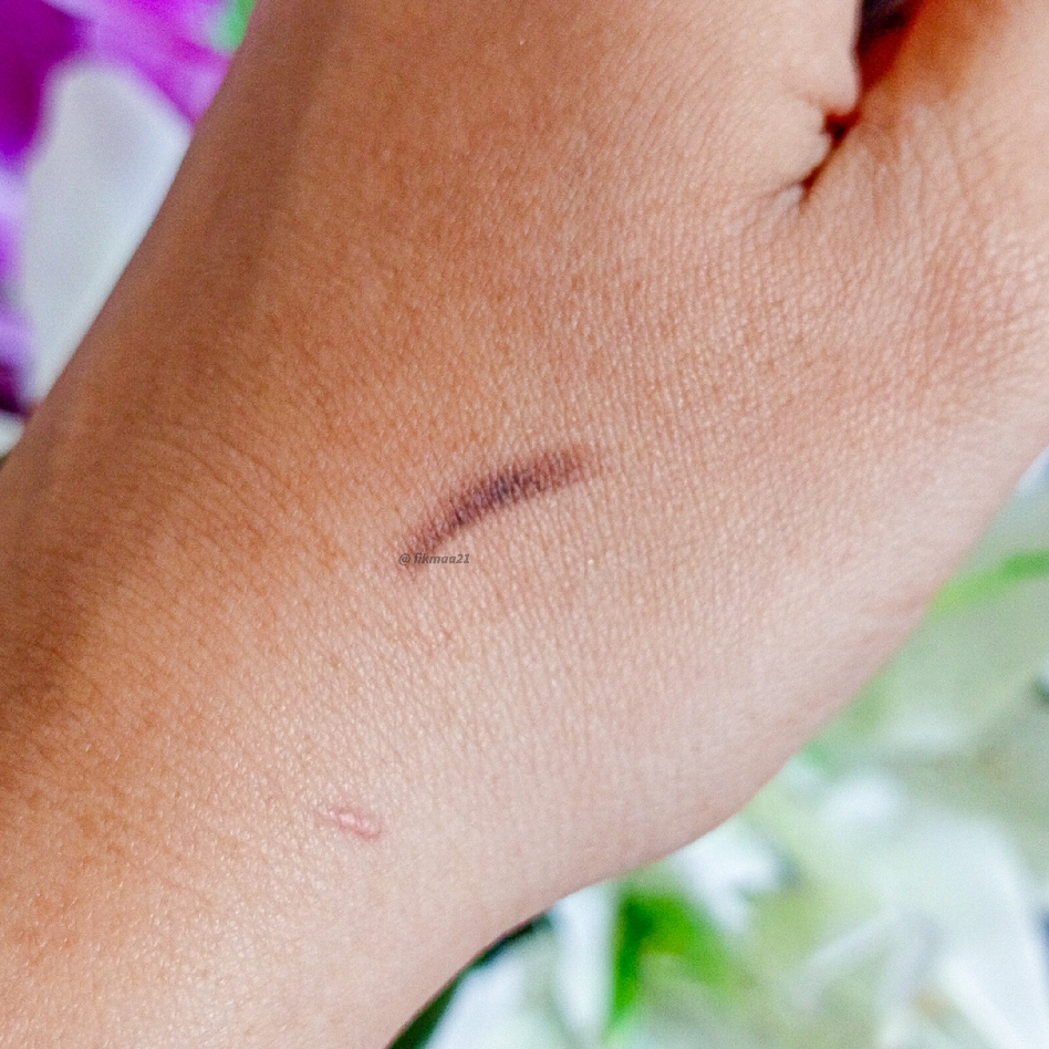 Natural Look Eyebrow Matic - Dark Brown imgfdn-24cdb55c-8ad2-4dc0-884d-580ea5449171