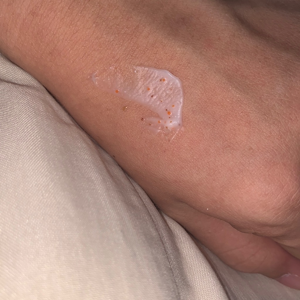 Face Scrub Juice For Skin - Orange & Carrot imgfdn-04c0ae11-f80d-449a-98d3-68e1ace31f0d